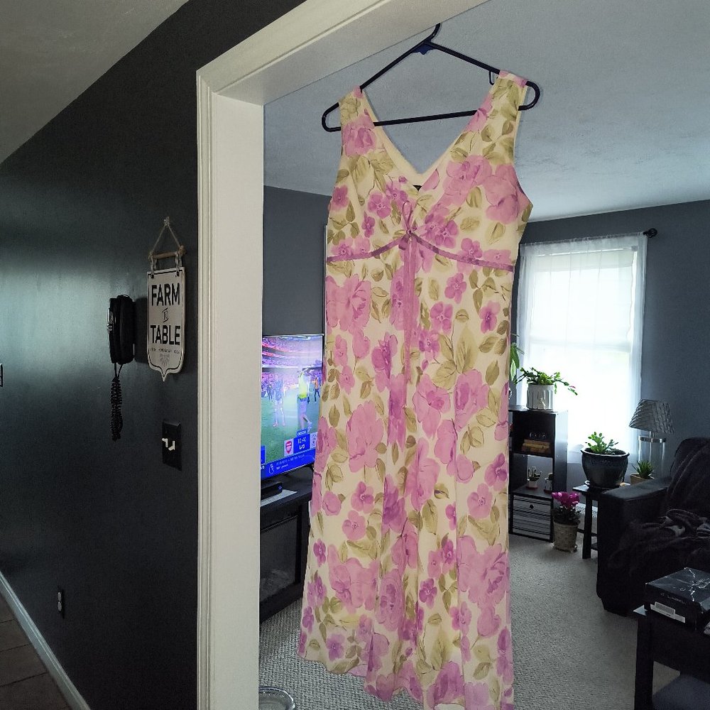 Woman's dress Cream/Pink/Green